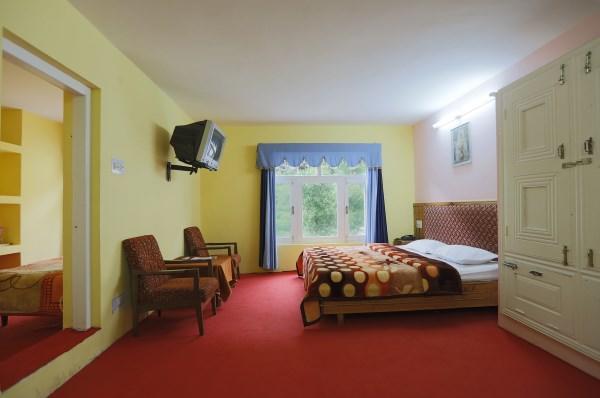 Hotel Mohan Palace Manāli Zewnętrze zdjęcie
